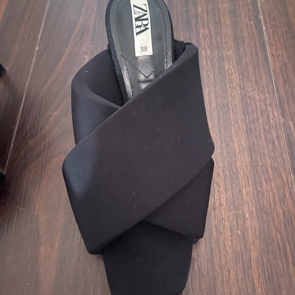 Brand new Zara heels size 38 - Picture 4 of 5